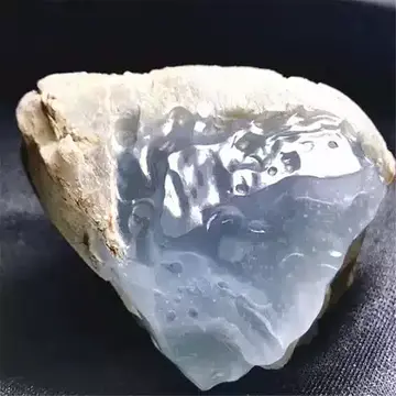 玻璃种翡翠原石的基本特征介绍