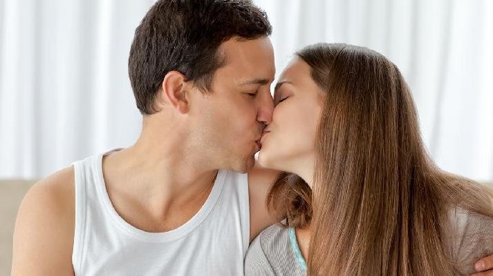 接吻一直伸舌头的男人是什么性格？