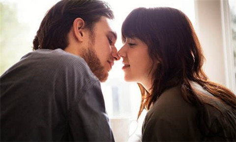 情侣的接吻技巧是什么 怎么才能三分钟学会接吻