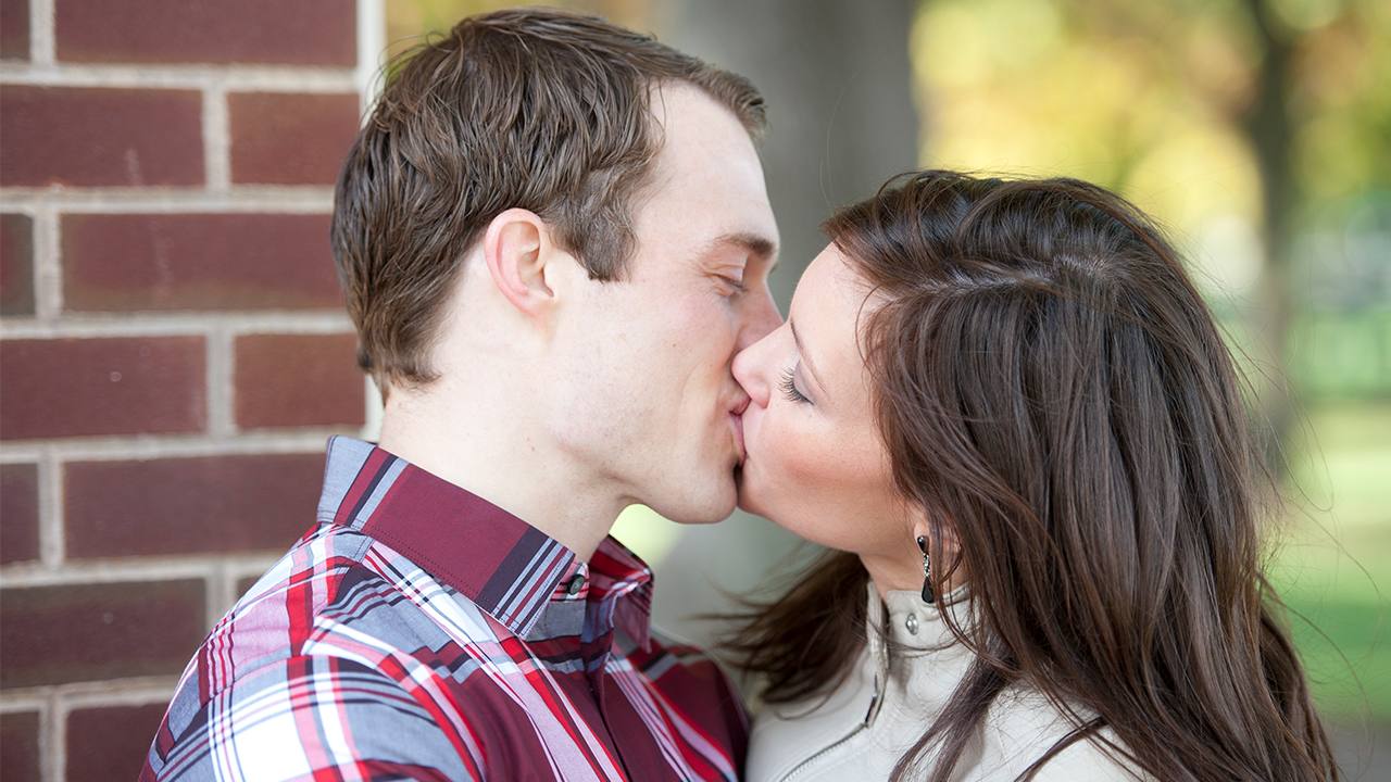 情侣接吻的七个步骤是什么？